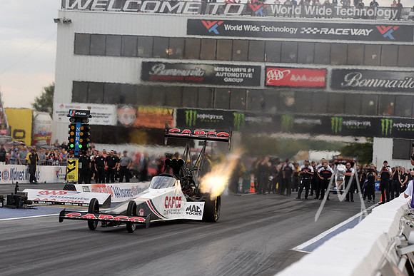 AUTO: SEP 28 NHRA Mellow Yellow Drag Racing Series - AAA Midwest Nationals