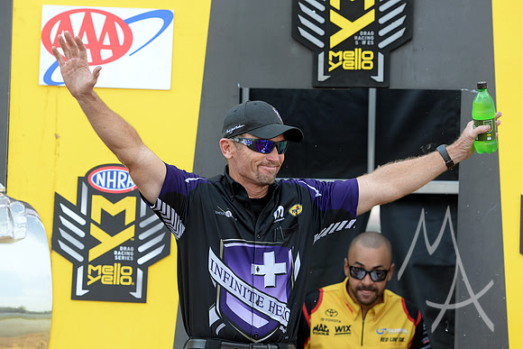 AUTO: SEP 29 NHRA Mellow Yellow Drag Racing Series - AAA Midwest Nationals