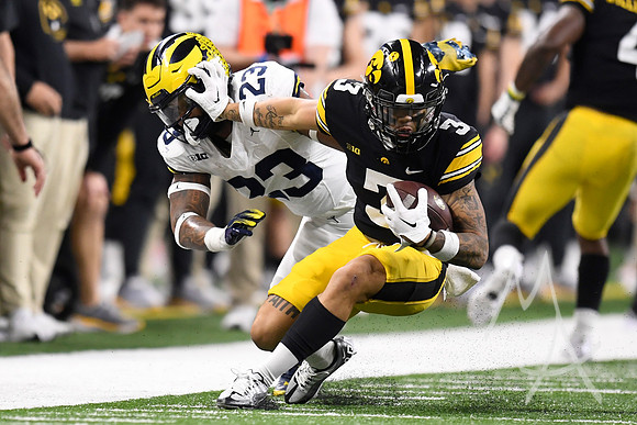 COLLEGE FOOTBALL: DEC 02 Big Ten Championship Game - Michigan vs Iowa