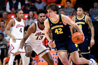 COLLEGE BASKETBALL: FEB 13 Michigan at Illinois