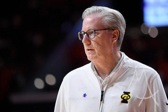 COLLEGE BASKETBALL: FEB 24 Iowa at Illinois