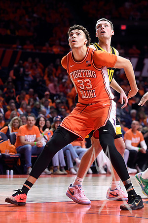 COLLEGE BASKETBALL: FEB 24 Iowa at Illinois