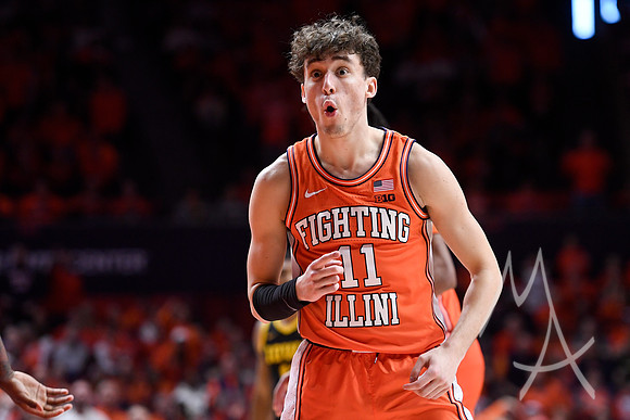COLLEGE BASKETBALL: FEB 24 Iowa at Illinois