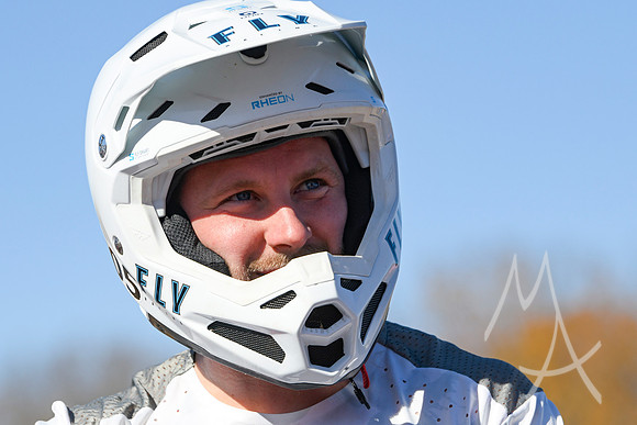 AUTO: OCT 26 Ironman GNCC