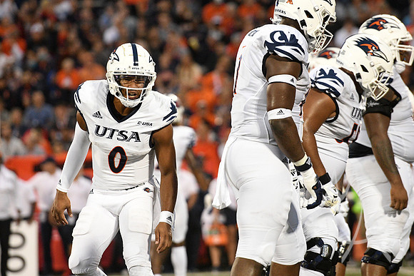 COLLEGE FOOTBALL: SEP 04 UTSA at Illinois