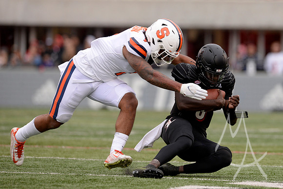COLLEGE FOOTBALL: NOV 13 Syracuse at Louisville
