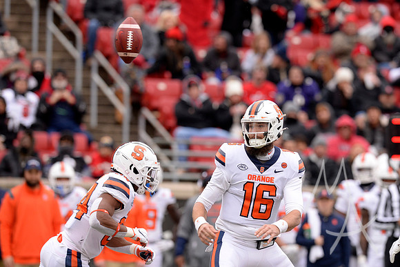 COLLEGE FOOTBALL: NOV 13 Syracuse at Louisville