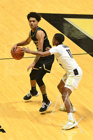 COLLEGE BASKETBALL: DEC 01 Oakland at Purdue