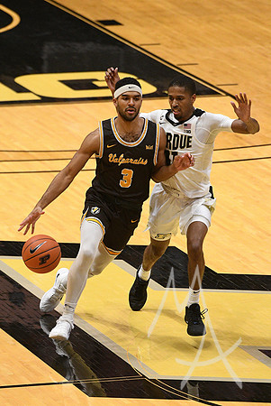 COLLEGE BASKETBALL: DEC 04 Valparaiso at Purdue