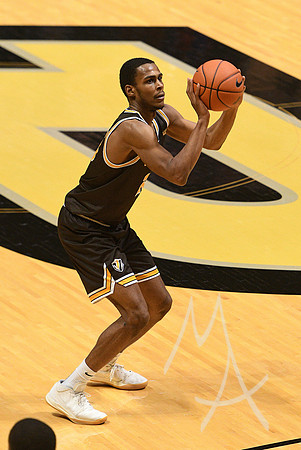 COLLEGE BASKETBALL: DEC 04 Valparaiso at Purdue