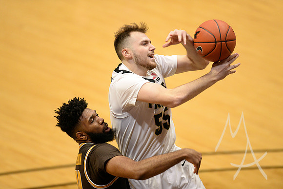 COLLEGE BASKETBALL: DEC 04 Valparaiso at Purdue