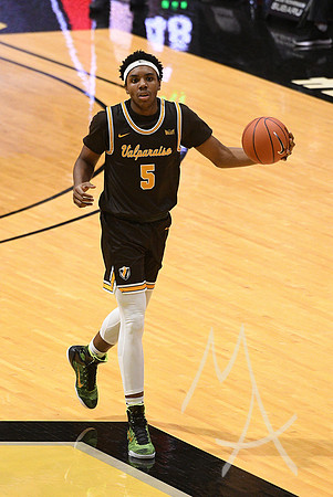 COLLEGE BASKETBALL: DEC 04 Valparaiso at Purdue
