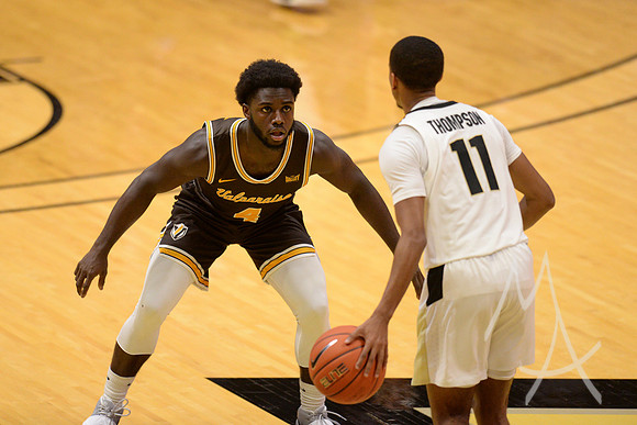 COLLEGE BASKETBALL: DEC 04 Valparaiso at Purdue