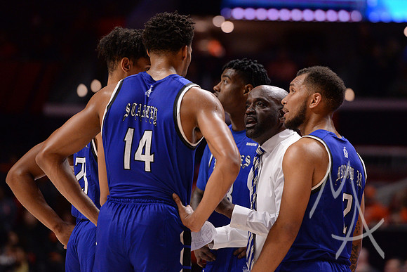 COLLEGE BASKETBALL: NOV 23 Hampton at Illinois