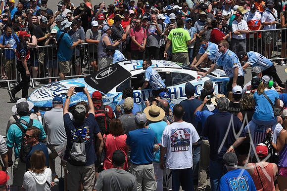 AUTO: JUN 02 NASCAR Cup Series Enjoy Illinois 300 presented by TicketSmarter