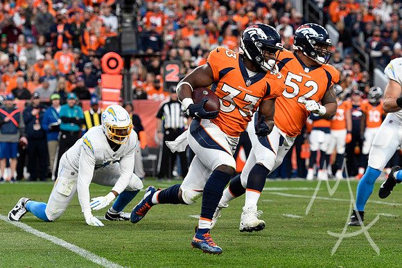 NFL: NOV 28 Chargers at Broncos