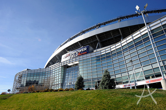 NFL: NOV 28 Chargers at Broncos