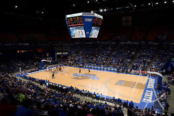 COLLEGE BASKETBALL: DEC 30 Southern Illinois at Indiana State