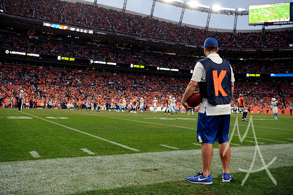 NFL: NOV 28 Chargers at Broncos