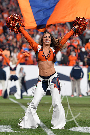 NFL: NOV 28 Chargers at Broncos