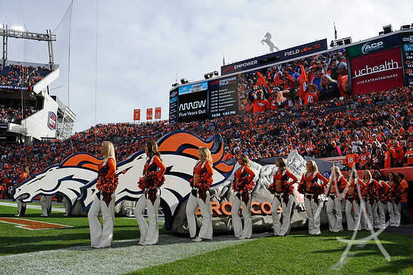 NFL: NOV 28 Chargers at Broncos
