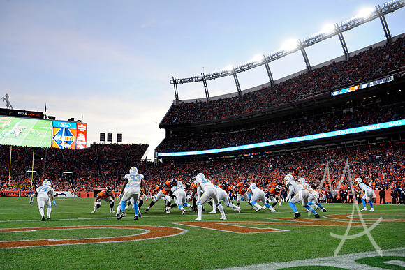 NFL: NOV 28 Chargers at Broncos