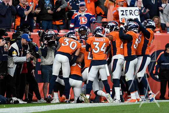 NFL: NOV 28 Chargers at Broncos