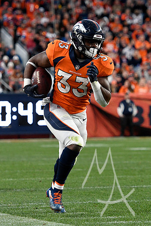 NFL: NOV 28 Chargers at Broncos