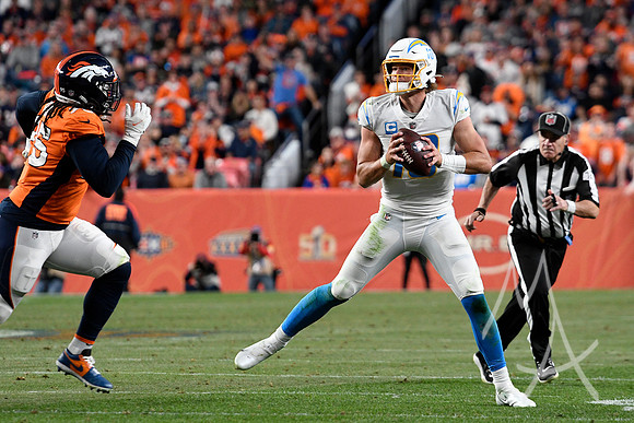 NFL: NOV 28 Chargers at Broncos