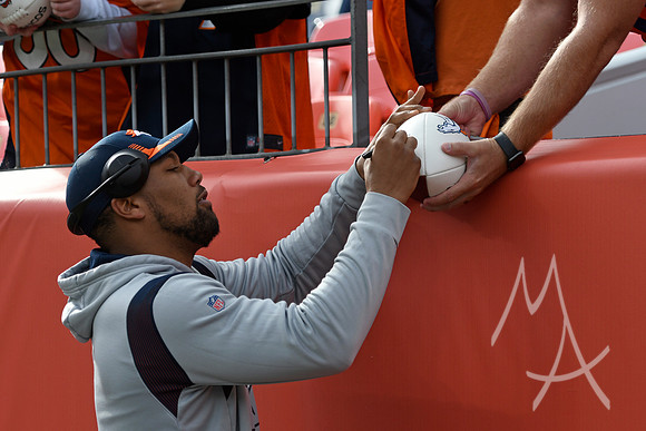 NFL: NOV 28 Chargers at Broncos