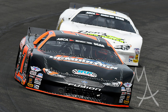 AUTO: JUN 17 NASCAR Camping World Truck Series - Drivin' for Linemen 200
