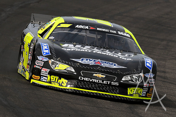 AUTO: JUN 17 NASCAR Camping World Truck Series - Drivin' for Linemen 200