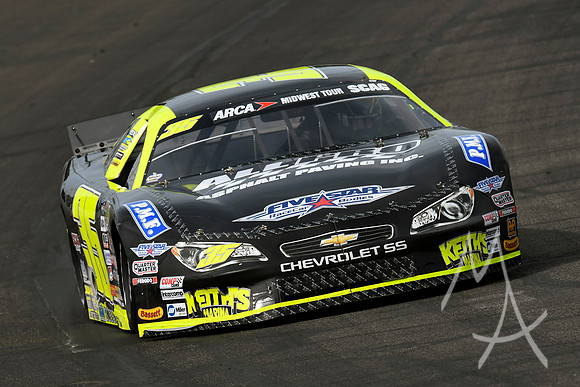 AUTO: JUN 17 NASCAR Camping World Truck Series - Drivin' for Linemen 200