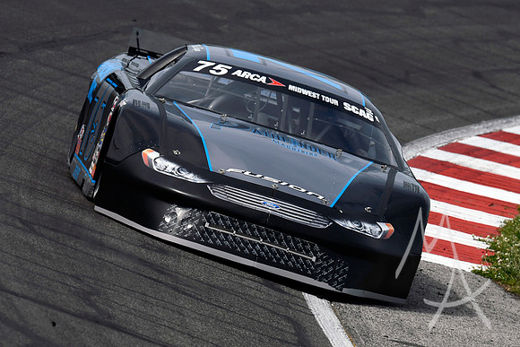 AUTO: JUN 17 NASCAR Camping World Truck Series - Drivin' for Linemen 200