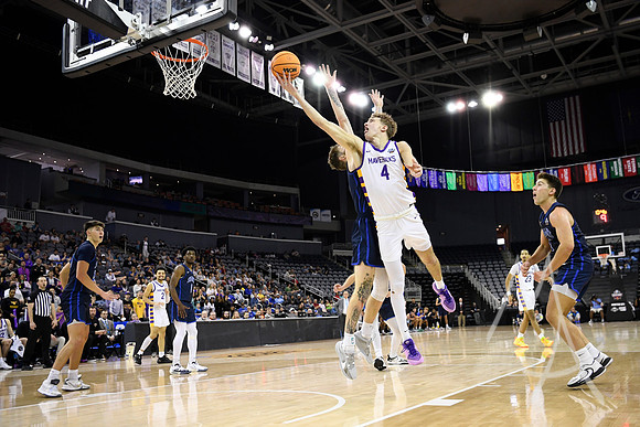 NCAA BASKETBALL: MAR 30 Div II Men's Championship - Minnesota State vs Nova Southeastern