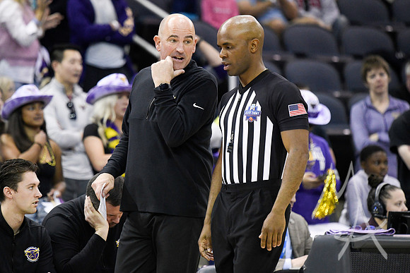 NCAA BASKETBALL: MAR 30 Div II Men's Championship - Minnesota State vs Nova Southeastern
