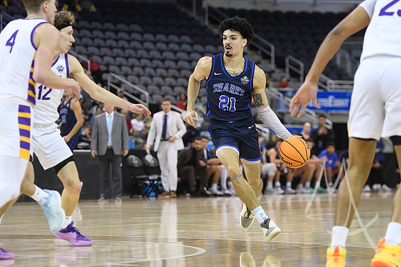 NCAA BASKETBALL: MAR 30 Div II Men's Championship - Minnesota State vs Nova Southeastern