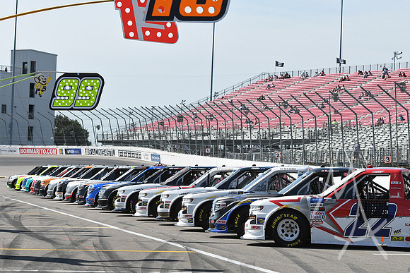 AUTO: AUG 30 NASCAR Gander RV & Outdoors Truck Series - iHeart 200