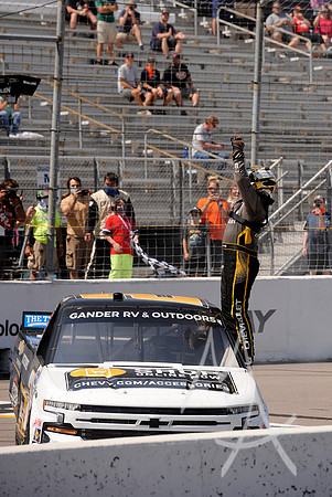 AUTO: AUG 30 NASCAR Gander RV & Outdoors Truck Series - iHeart 200