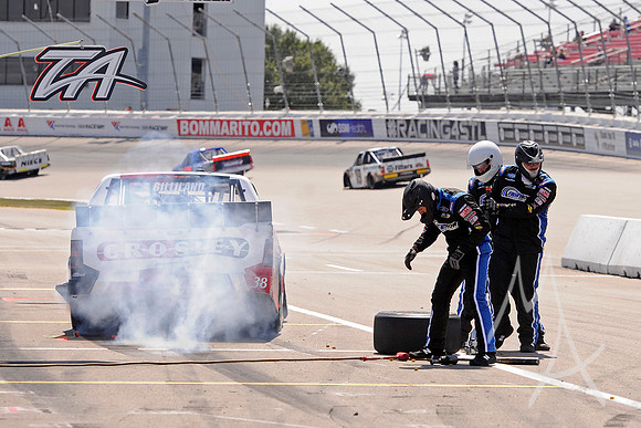 AUTO: AUG 30 NASCAR Gander RV & Outdoors Truck Series - iHeart 200