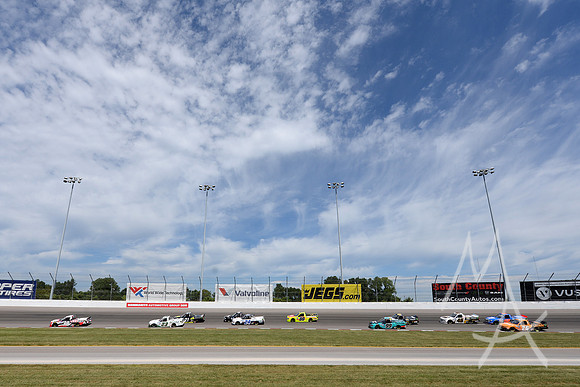 AUTO: AUG 30 NASCAR Gander RV & Outdoors Truck Series - iHeart 200