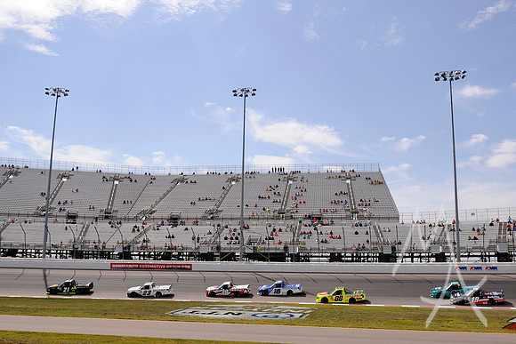 AUTO: AUG 30 NASCAR Gander RV & Outdoors Truck Series - iHeart 200