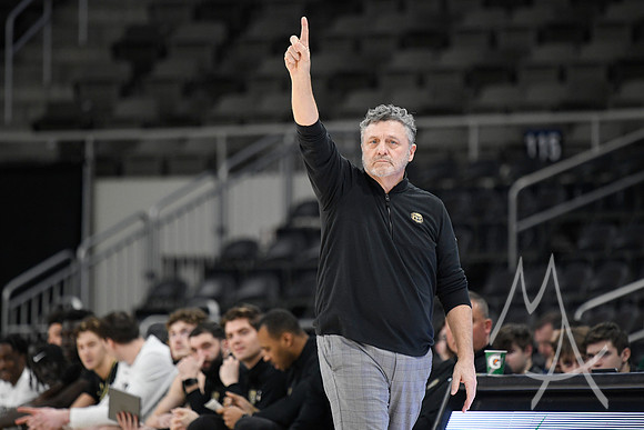 COLLEGE BASKETBALL: MAR 10 Horizon League Championship Robert Morris vs Oakland