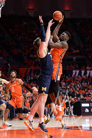 COLLEGE BASKETBALL: DEC 11 Michigan at Illinois