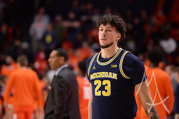 COLLEGE BASKETBALL: DEC 11 Michigan at Illinois