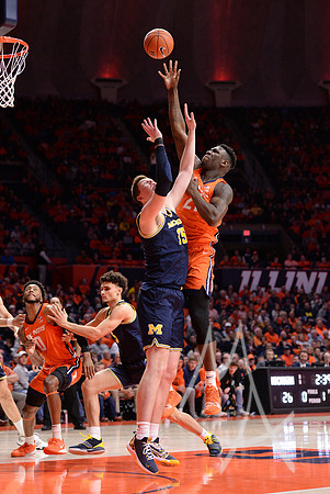 COLLEGE BASKETBALL: DEC 11 Michigan at Illinois