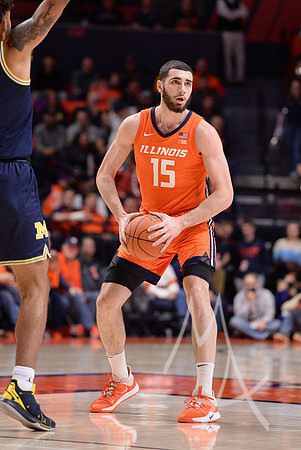COLLEGE BASKETBALL: DEC 11 Michigan at Illinois