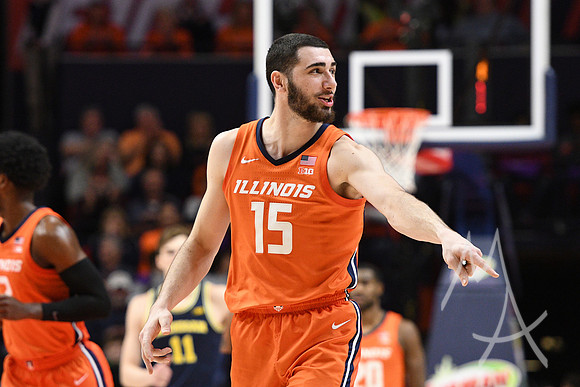 COLLEGE BASKETBALL: DEC 11 Michigan at Illinois