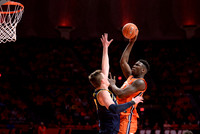 COLLEGE BASKETBALL: DEC 11 Michigan at Illinois