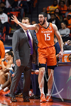 COLLEGE BASKETBALL: DEC 11 Michigan at Illinois